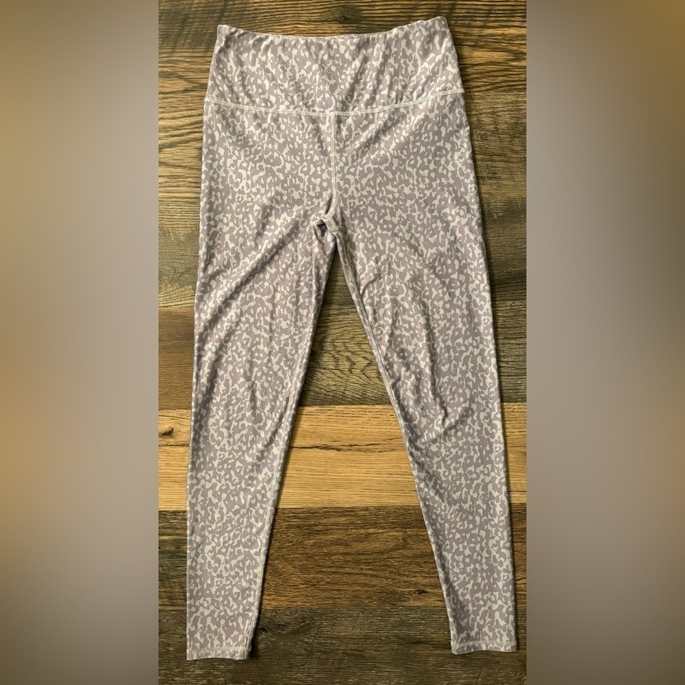 Kyodan Lounge Yoga Gym leggings White‎ and Grey leopard Size Medium